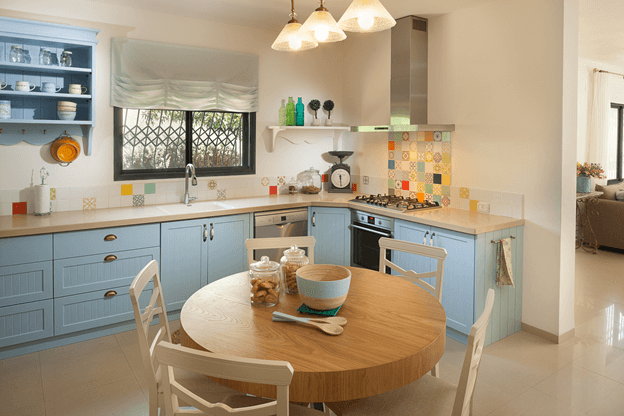 גופי תאורה בפינת אוכל